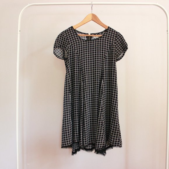 UO Silence + Noise Black & White Grid Dress - Picture 5 of 9